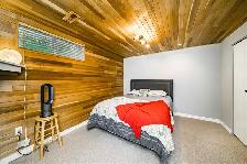Spacious 2 Bedroom   Den Suite  with Private Entrance - Photo 9