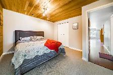 Spacious 2 Bedroom   Den Suite  with Private Entrance - Photo 10