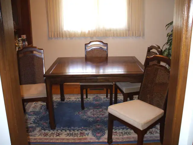 DINING ROOM SET