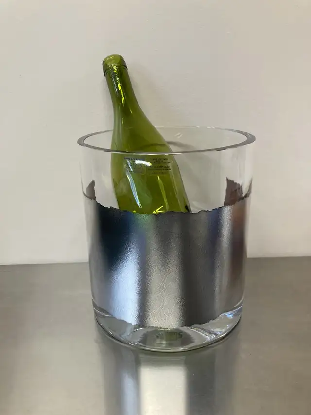 Wine bottle holder/ chiller