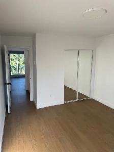 Longueuil superbe 4 1/2  entièrement rénové, libre en Ao - Photo 3