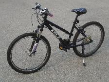 LIKE NEW SMALL FEMALES LIGHT 24' GT LAGUNA 21 SPD   SUSPENSION! - Photo 2