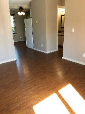 Large, Clean, 3 Bed Rm Town House, Great Area! - Photo 3