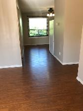 Large, Clean, 3 Bed Rm Town House, Great Area! - Photo 4
