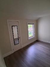 Edge of Queen's campus - 4BR 2BA house - Photo 6