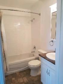 #8821 - Bachelor suite Available Sept 1st/ Rent $1150 h/w includ - Photo 7