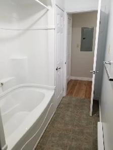 Spacious 2-Bedroom with Private Entrance and Balcony - Photo 6