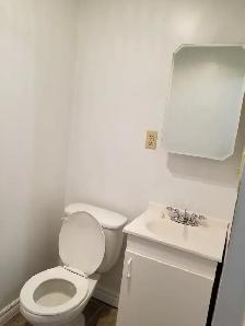 Spacious 2-Bedroom with Private Entrance and Balcony - Photo 8