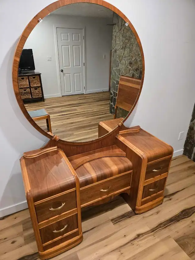 Makeup table, princess waterfall from the 1930's