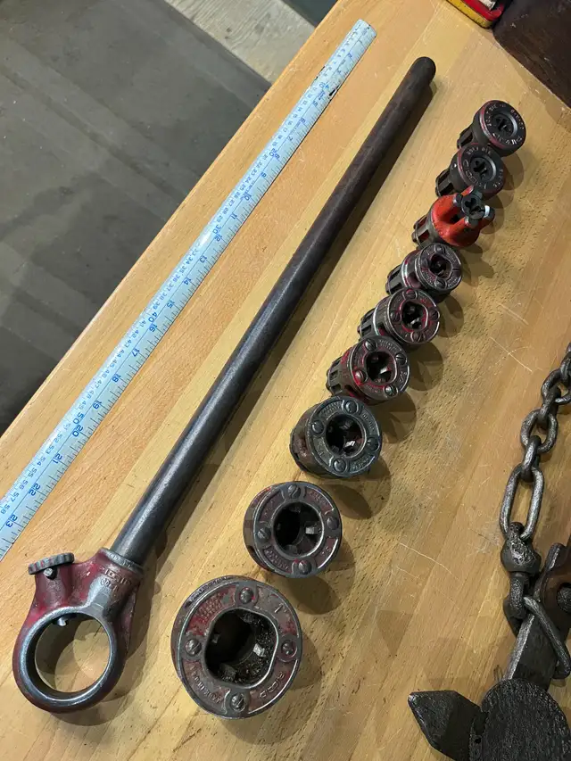 Ridgid 00-R Ratchet Head & NPT Dies & 00-RB Bolt Dies
