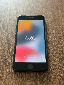 Unlocked Black 32GB Apple iPhone 7