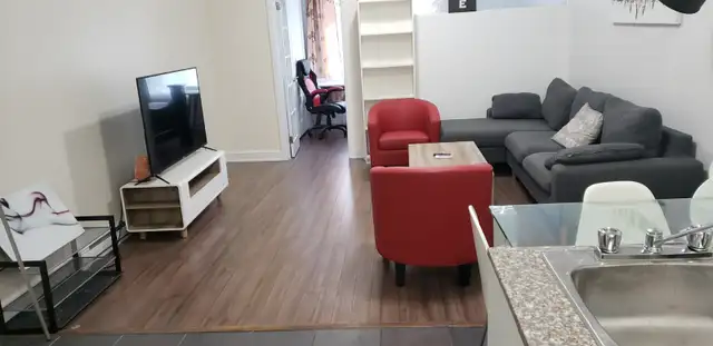 4 ½ CONDO CLIMATISÉ, TOUT ÉQUIPÉ, WIFI, À LOUER - MÉTRO SNOWDON