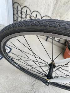26' LADIES ROAD BIKE WITH EXTRAS FOR SALE - Photo 6