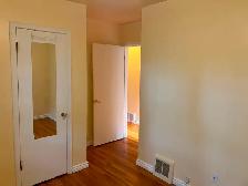 3Bed/1Bath-MainFloor-BonnieDoonArea-Internet/Utilities Included - Photo 7