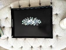 Tray upcycled in black, with a botanical floral design