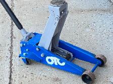 OTC LDJ35 Service Jack, 3.5 tons, 5" to 22" Lift, 78.5' reach - Photo 4