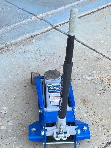 OTC LDJ35 Service Jack, 3.5 tons, 5" to 22" Lift, 78.5' reach - Photo 8