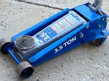OTC LDJ35 Service Jack, 3.5 tons, 5" to 22" Lift, 78.5' reach - Photo 9