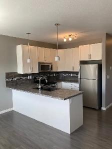Beautiful end unit townhouse for rent in Penhold! 3 bed/2 bath