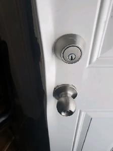 Profe$ional Outside Door In$tallation $ervices.Professional - Photo 4