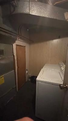 FRESHLY PAINTED & SUPER CLEAN 1-BEDROOM BASEMENT SUITE - Photo 4