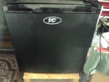 Small Bar Fridge  - 6 temps CALLS ONLY PLEASE!