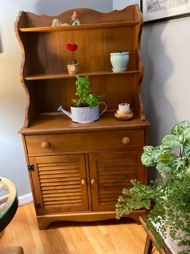 Credenza with Hutch