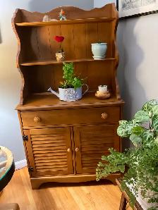 Credenza with Hutch