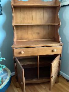 Credenza with Hutch - Photo 2