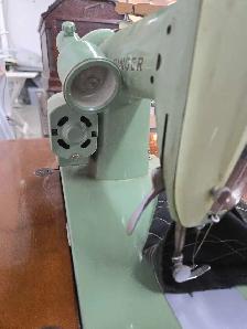 Singer 185J Sewing Machine - Photo 3
