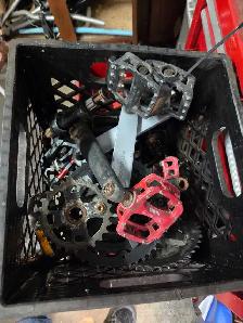 assorted quality mountain bike parts. - Photo 8