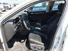 2021 Volkswagen Jetta Execline - Backup Cam, Blind Spot Monitor - Photo 5
