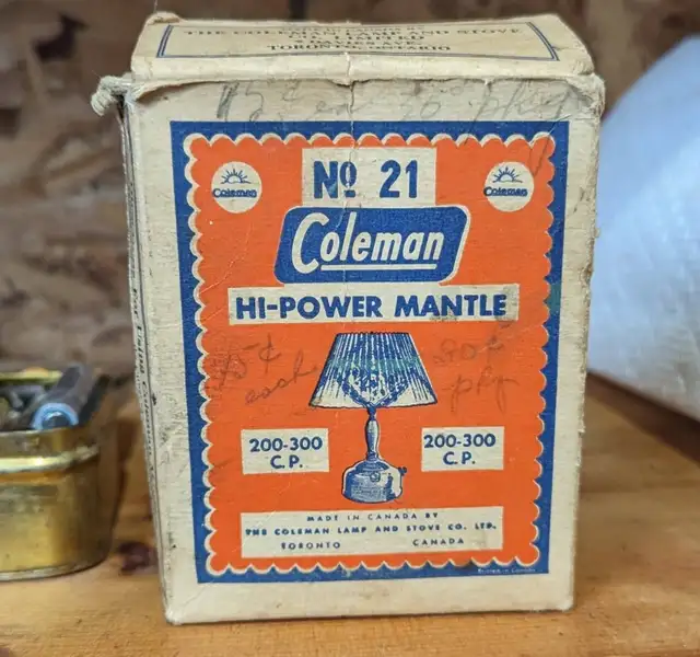 VINTAGE 1950's COLEMAN LANTERN MANTLE BOX