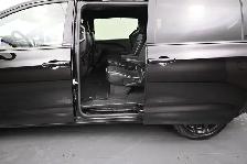 2025 Chrysler Pacifica Limited Leather, Sunroof, Captains Chairs - Photo 19