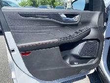 2025 Ford Escape ST-Line - Photo 16