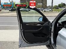 2018 BMW X3 PREMIUM PKG | SERVICED AT BMW | PANO | APPLE CARPLAY - Photo 16