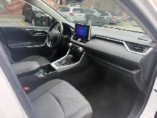 2025 Toyota RAV4 Hybrid XLE AWD, ONE OWNER, ACCIDENT FREE - Photo 8