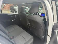 2025 Toyota RAV4 Hybrid XLE AWD, ONE OWNER, ACCIDENT FREE - Photo 13