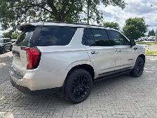 2024 GMC Yukon Denali - Photo 5