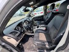 2019 Dodge Grand Caravan SXT Premium Plus, LOADED, WELL MAINTAIN - Photo 9