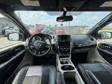 2019 Dodge Grand Caravan SXT Premium Plus, LOADED, WELL MAINTAIN - Photo 12
