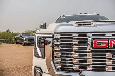 2026 GMC Sierra 3500HD Denali - Photo 11