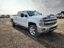 2018 Chevrolet Silverado 3500HD - Photo 2