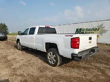 2018 Chevrolet Silverado 3500HD - Photo 3