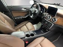 2016 Mercedes-Benz GLA GLA 250 4MATIC / Toit Pano / Angle Mort / - Photo 24