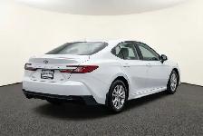 2025 Toyota Camry Hybrid SE - Photo 9