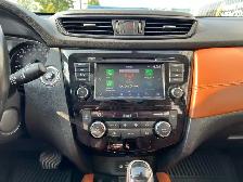2018 Nissan Rogue AWD SL | No Accident | Command Start - Photo 16