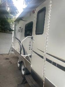Original Owner 25’ RV - Photo 3