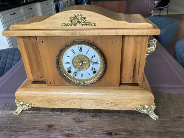 Sessions Mantle Clock with Battery Power Source