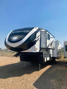 2018 Heartland Sundance Fifth Wheel Camper - Photo 2
